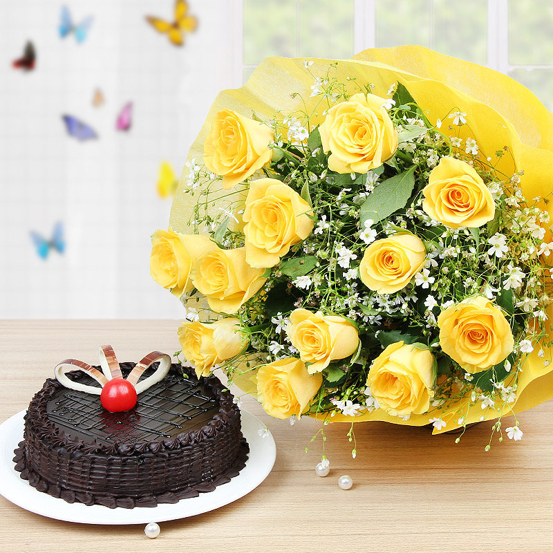 Chocolate Cake With Yellow Roses