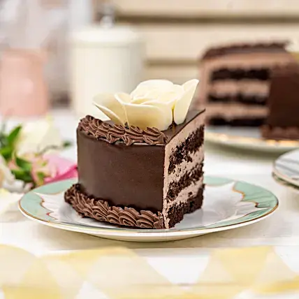 Flowery Chocolate Cream Cake