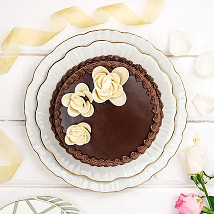 Flowery Chocolate Cream Cake