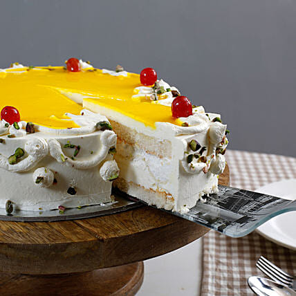 Cream Pista Pineapple Cake