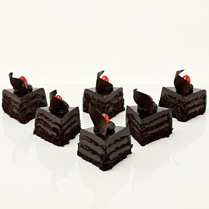 Tempting Truffle Pastry- 6 Pcs