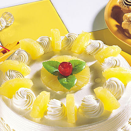 Delicious Pineapple Cream Cake