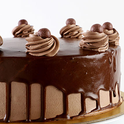 Glazed Chocolate Cream Cake