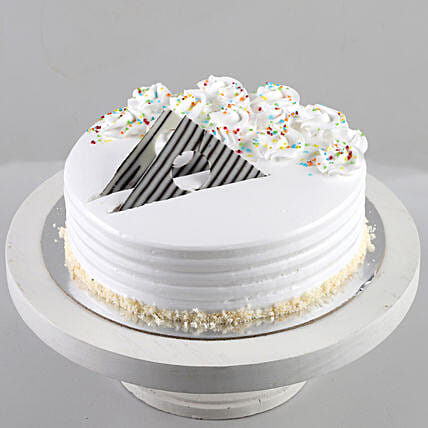 Creamy Vanilla Delight Cake