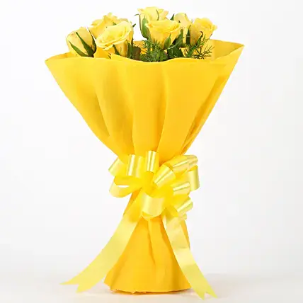 Enticing 8 Yellow Roses Bouquet