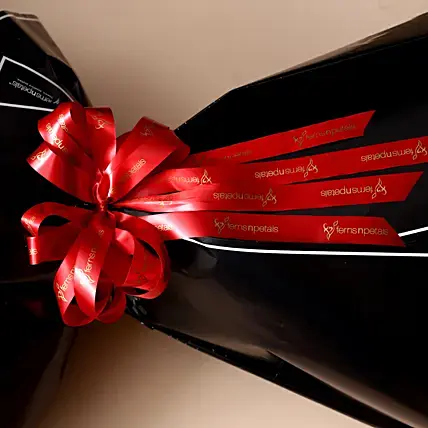 Romantic 200 Roses Beautifully Tied Bouquet