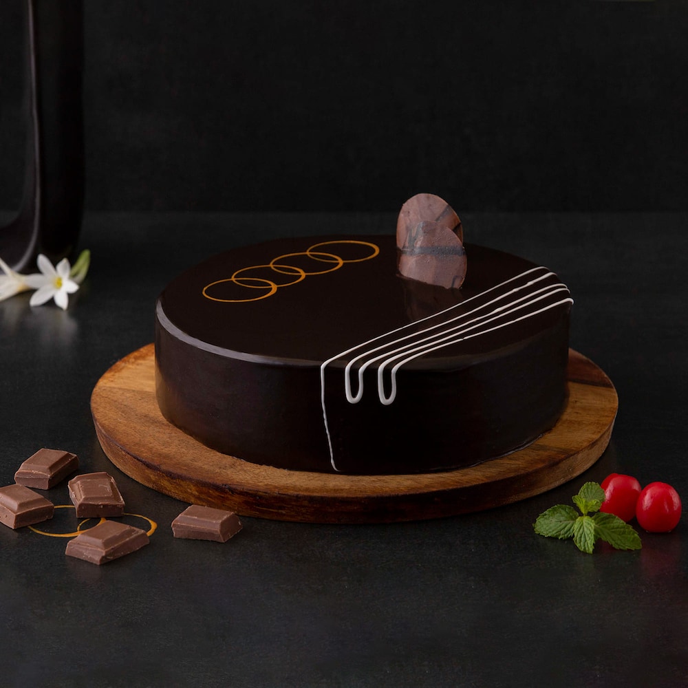 Colorful Roses Bouquet And Chocolate Cake Combo