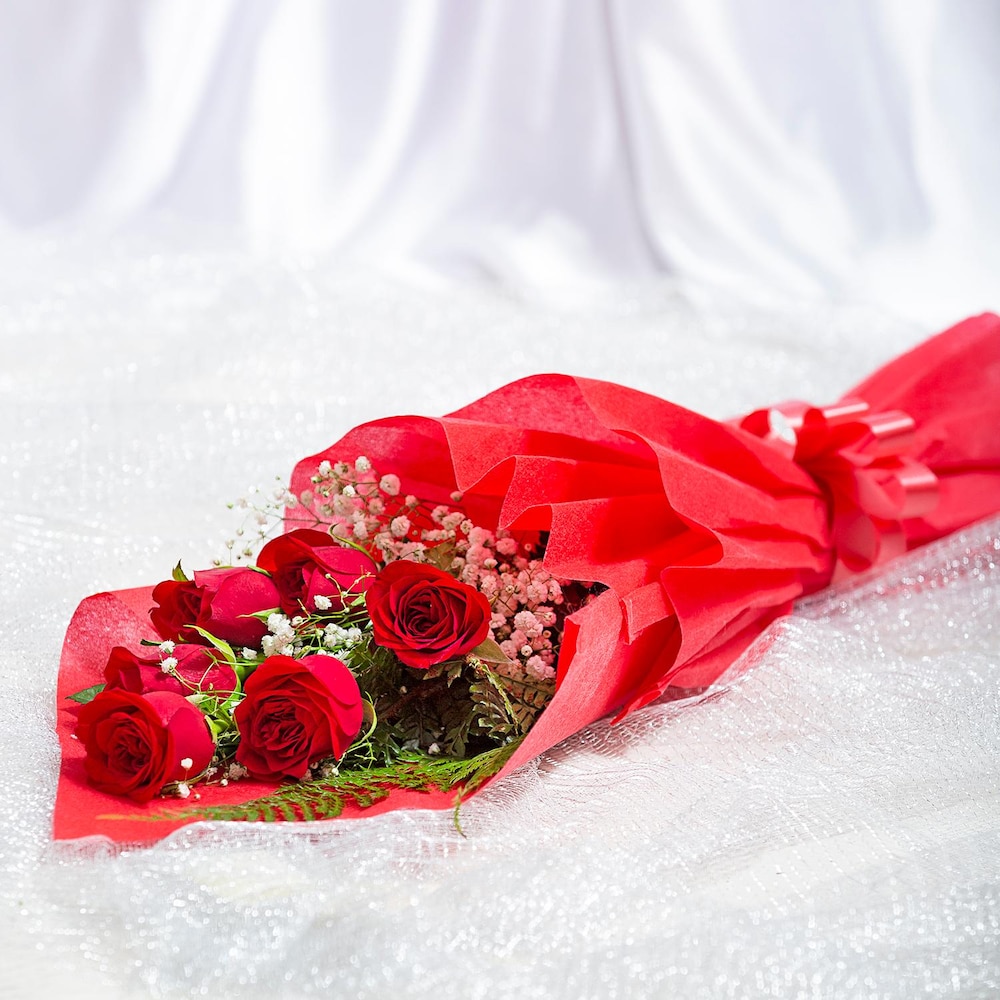 Crimson Love 6 Roses Bouquet