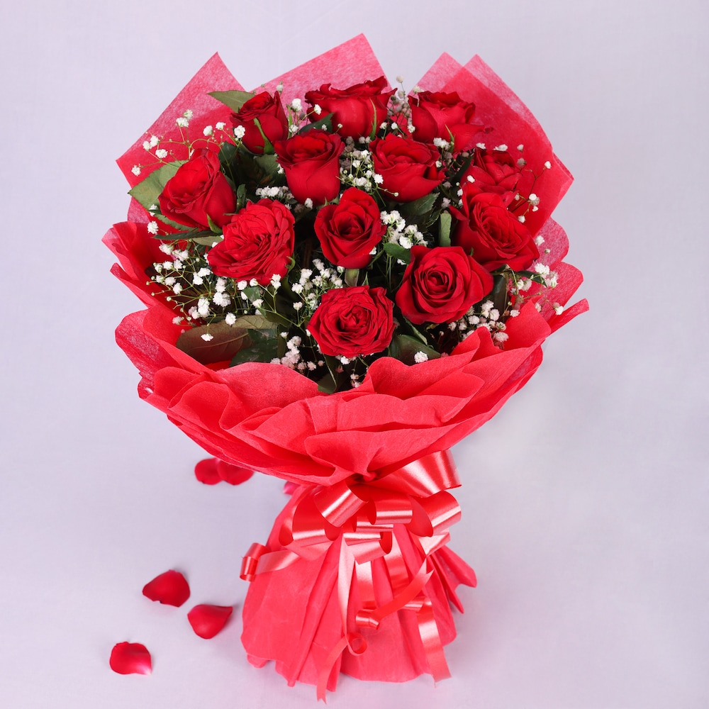 Romantic Bunch Of Red Roses