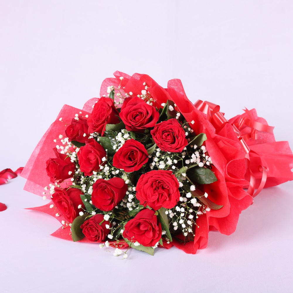 Romantic Bunch Of Red Roses
