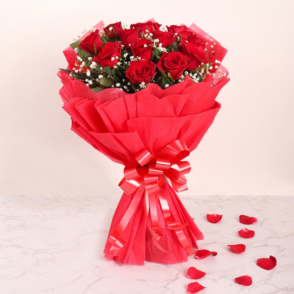 Romantic Bunch Of Red Roses