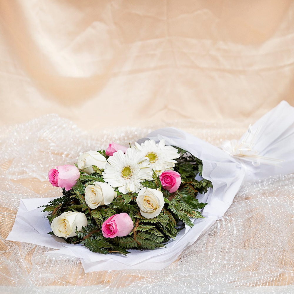 Pure Affection Roses And Gerberas Bouquet