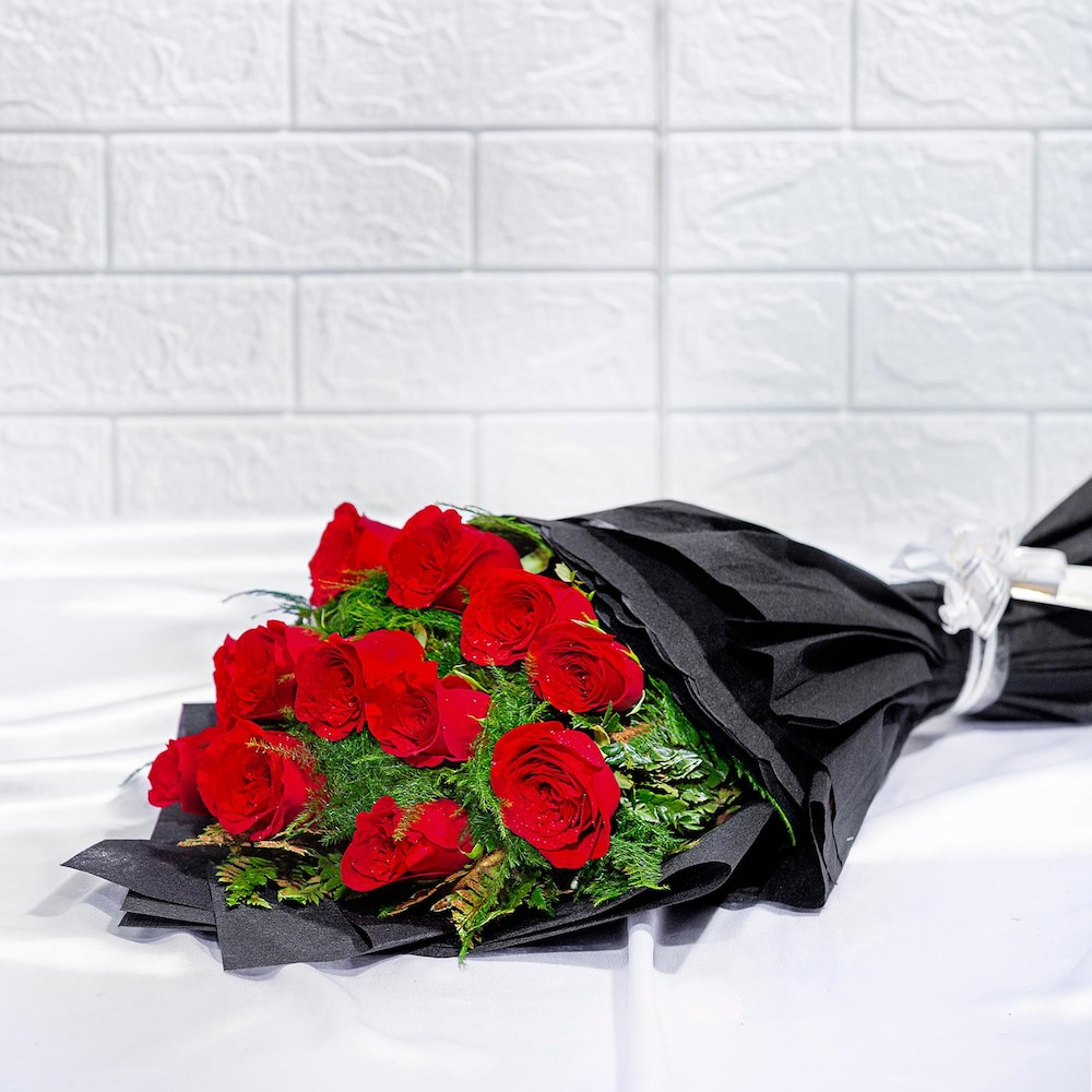 Enchanting Love Red Roses Bouquet