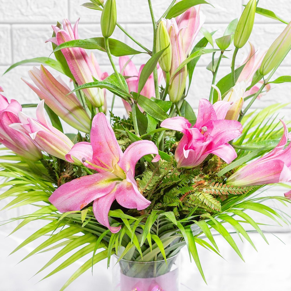 Magnetize Asiatic Pink Lily In Vase