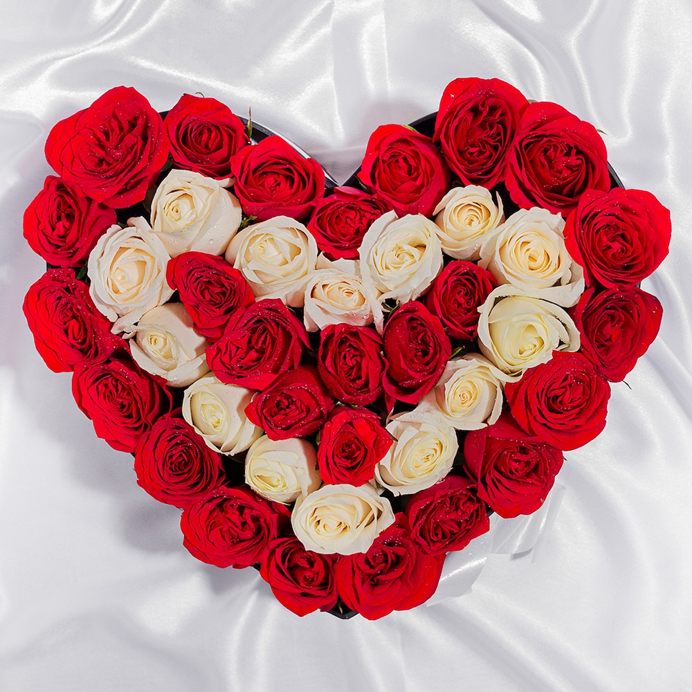 Elegant Heart Mix Roses Arrangement