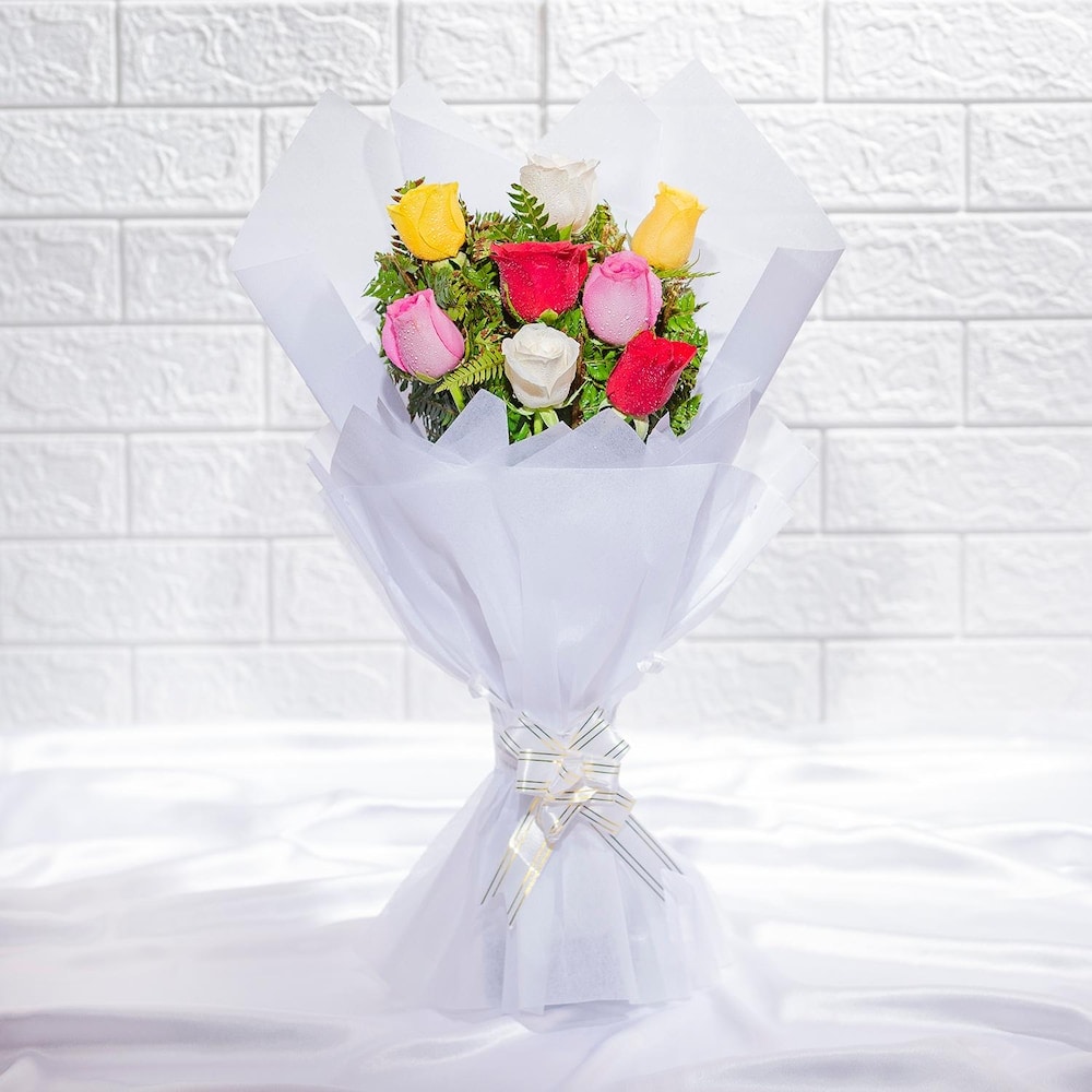 Admirable Roses Bouquet And Chocolate Cake Combo | Cake2homes