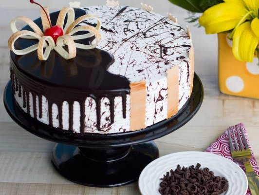 Choco Vanilla Cake