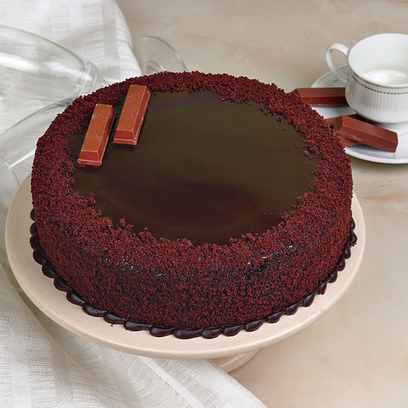 Chocolatey Kitkat Cake