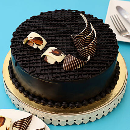 Rich Chocolate Splash Cake