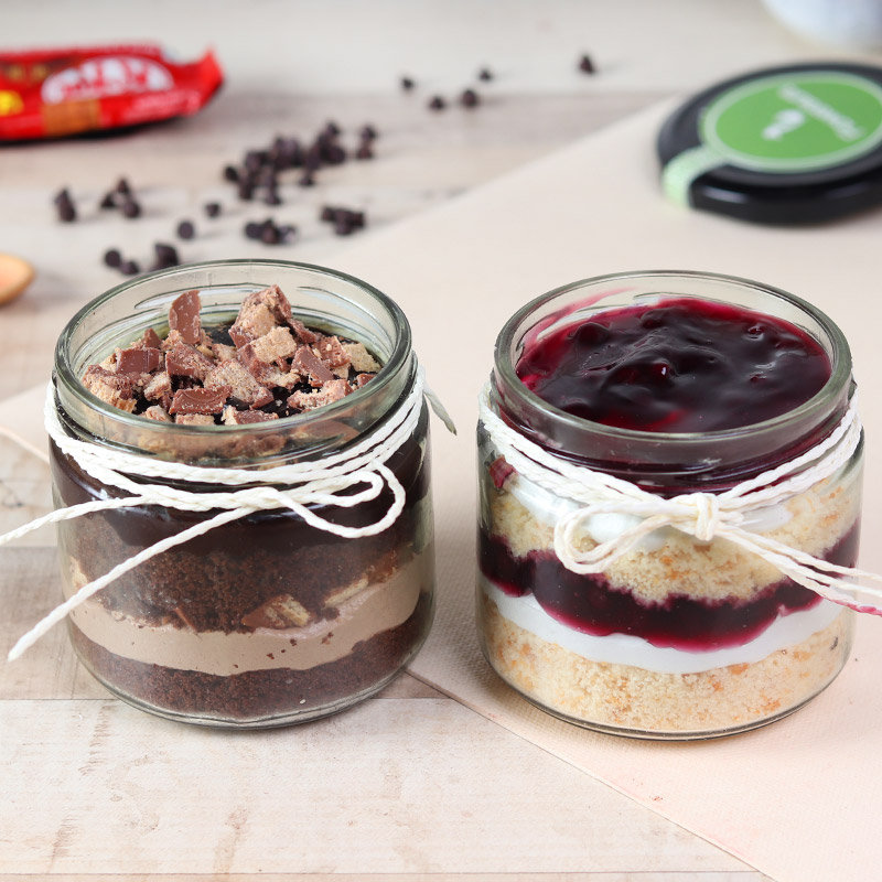 Kitkat N Blueberry Jar Cakes