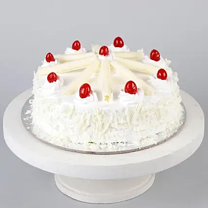 White Forest Cherry Cake- Half Kg
