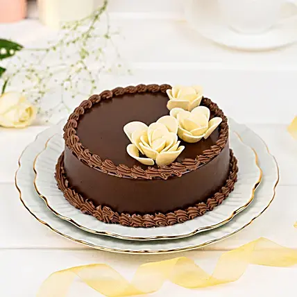 Flowery Chocolate Cream Cake