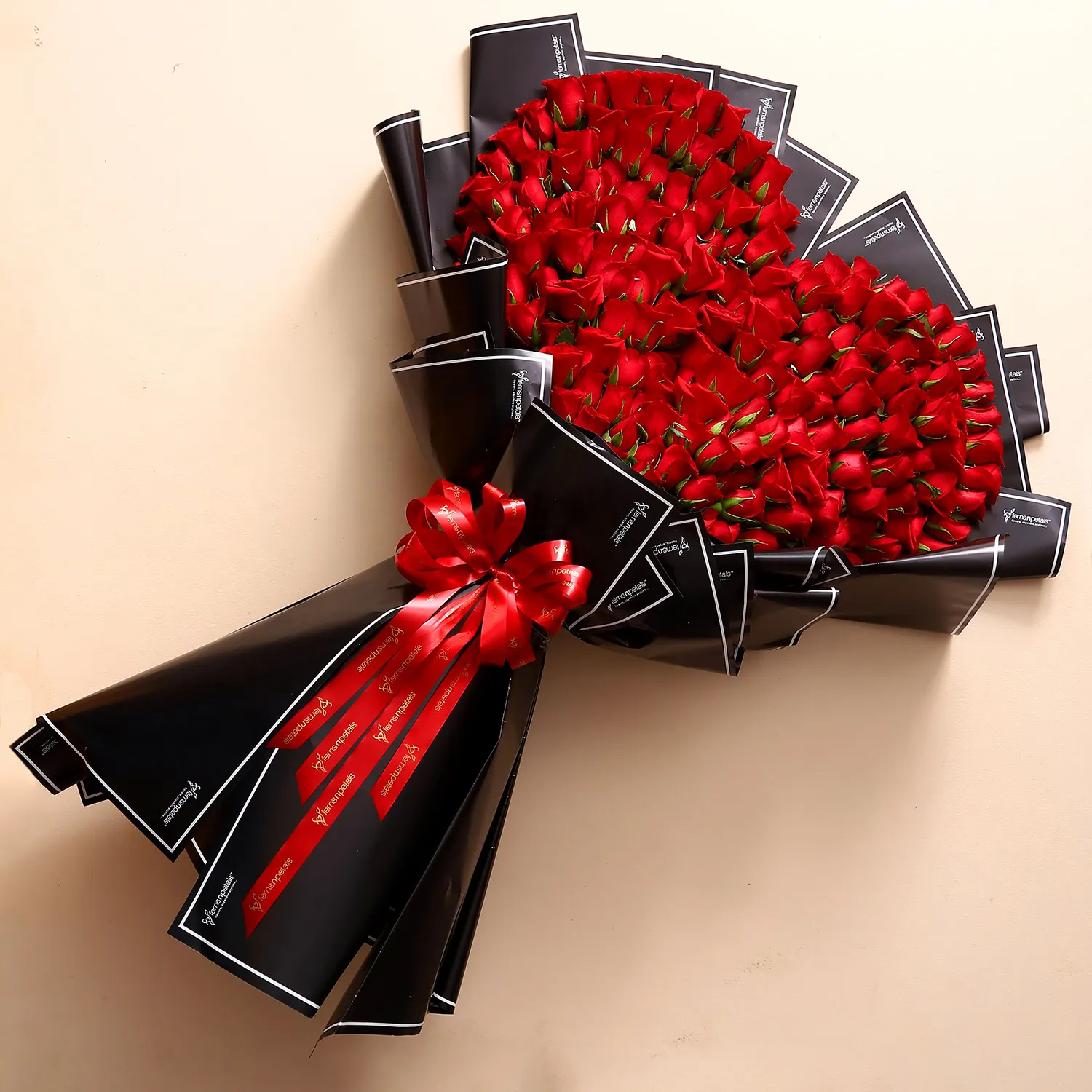 Romantic 200 Roses Beautifully Tied Bouquet