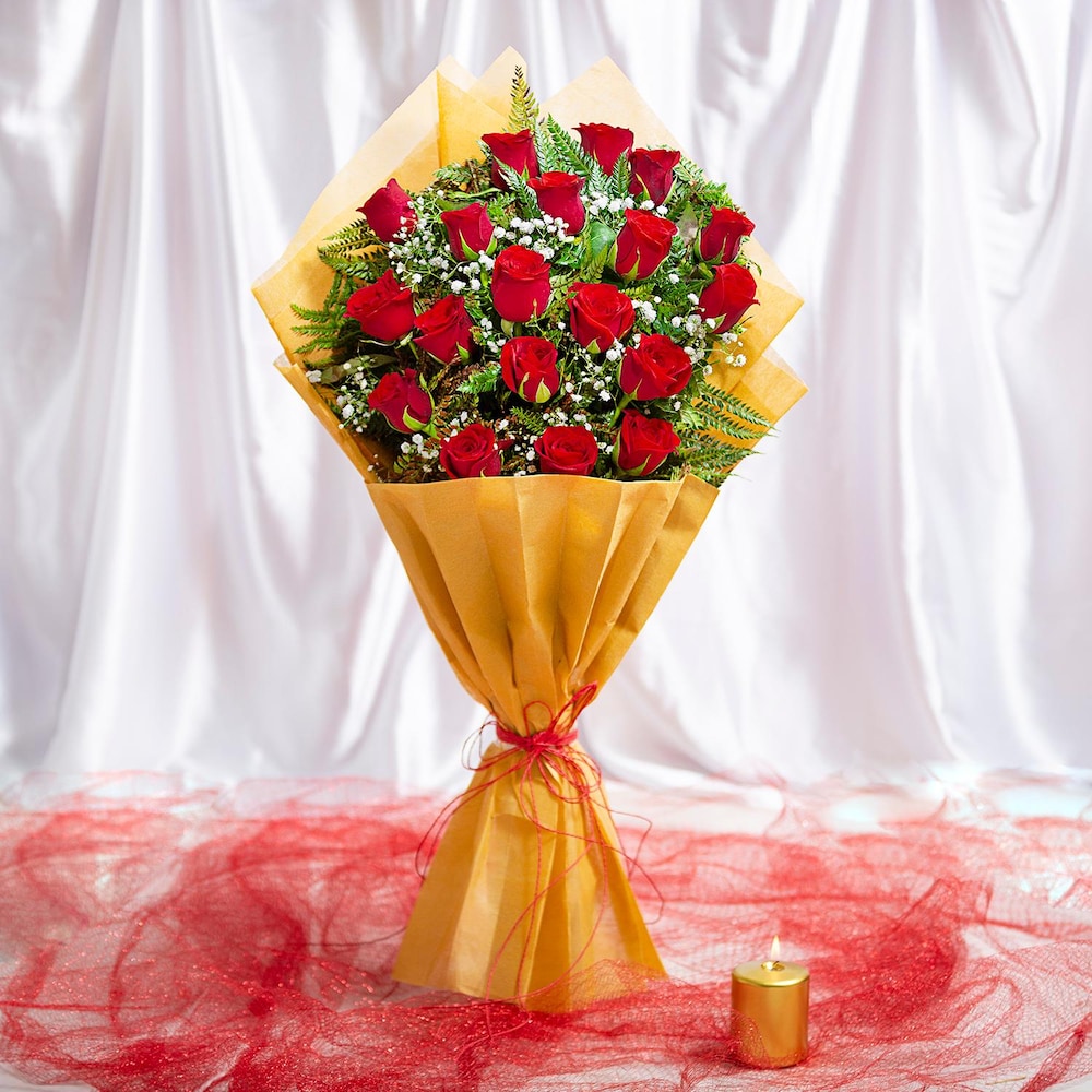 Vivid Aureate Roses Bouquet
